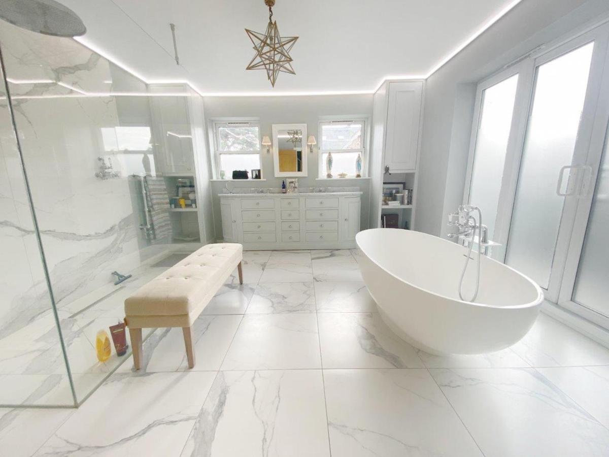 Entire Seaside Luxury Home With On Site Parking! プール エクステリア 写真